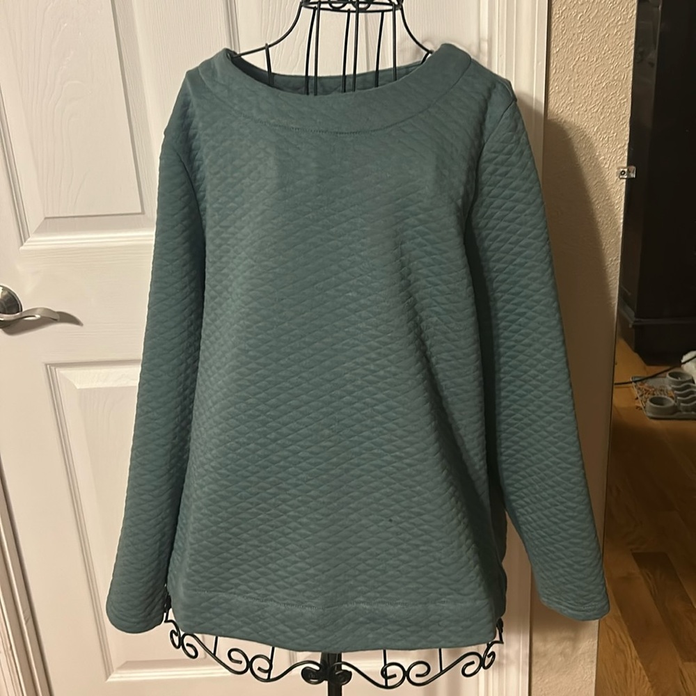 Ladies green top.
